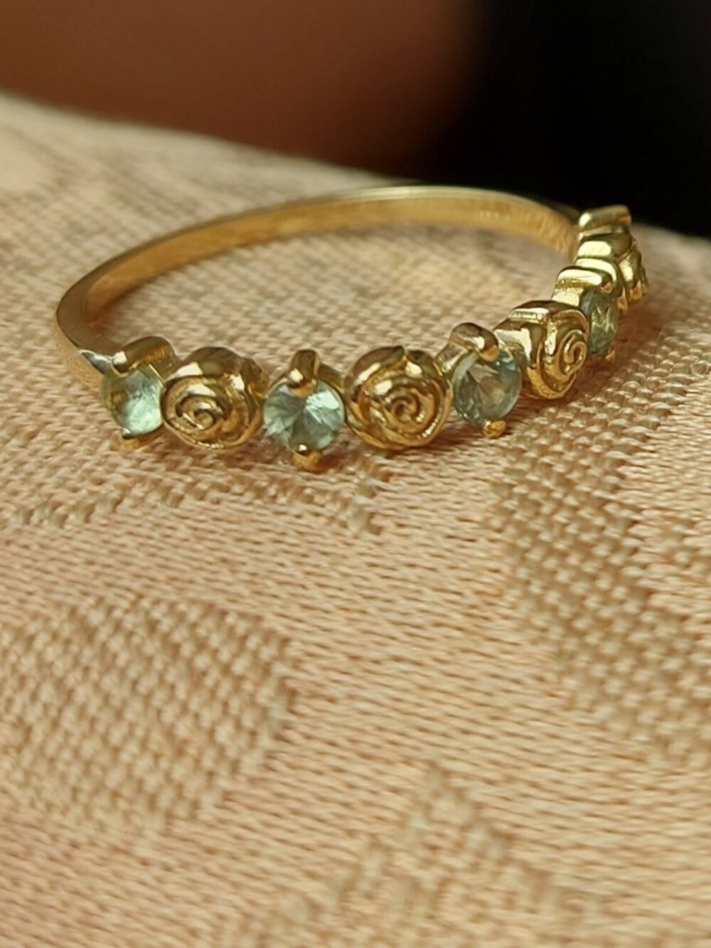 14K Gold and Green Sapphire Ring Size 7